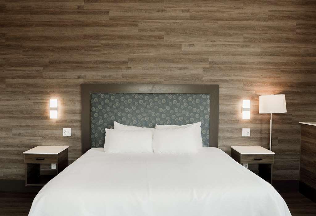 The Oread Lawrence, Tapestry Collection By Hilton Room photo