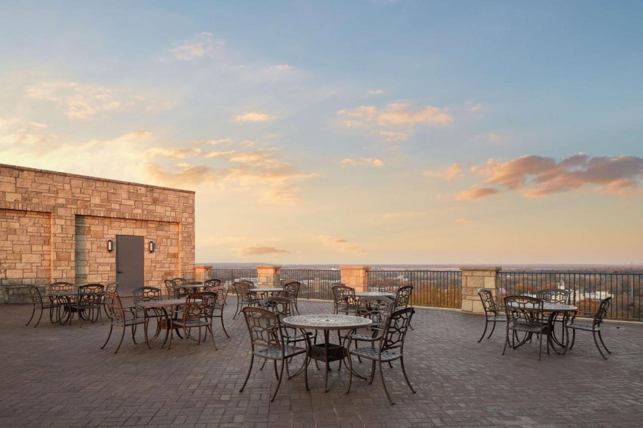 The Oread Lawrence, Tapestry Collection By Hilton Exterior photo