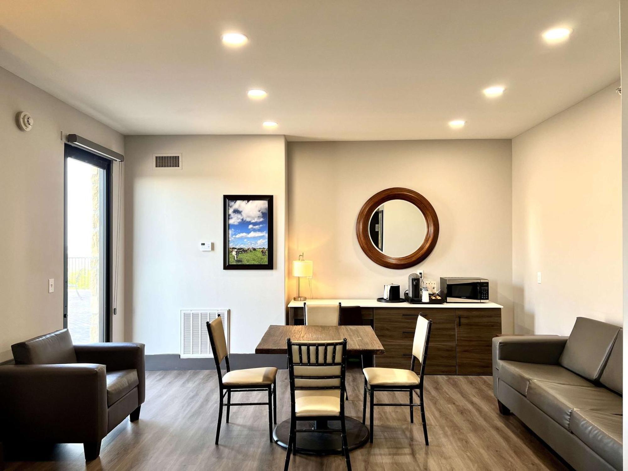 The Oread Lawrence, Tapestry Collection By Hilton Exterior photo