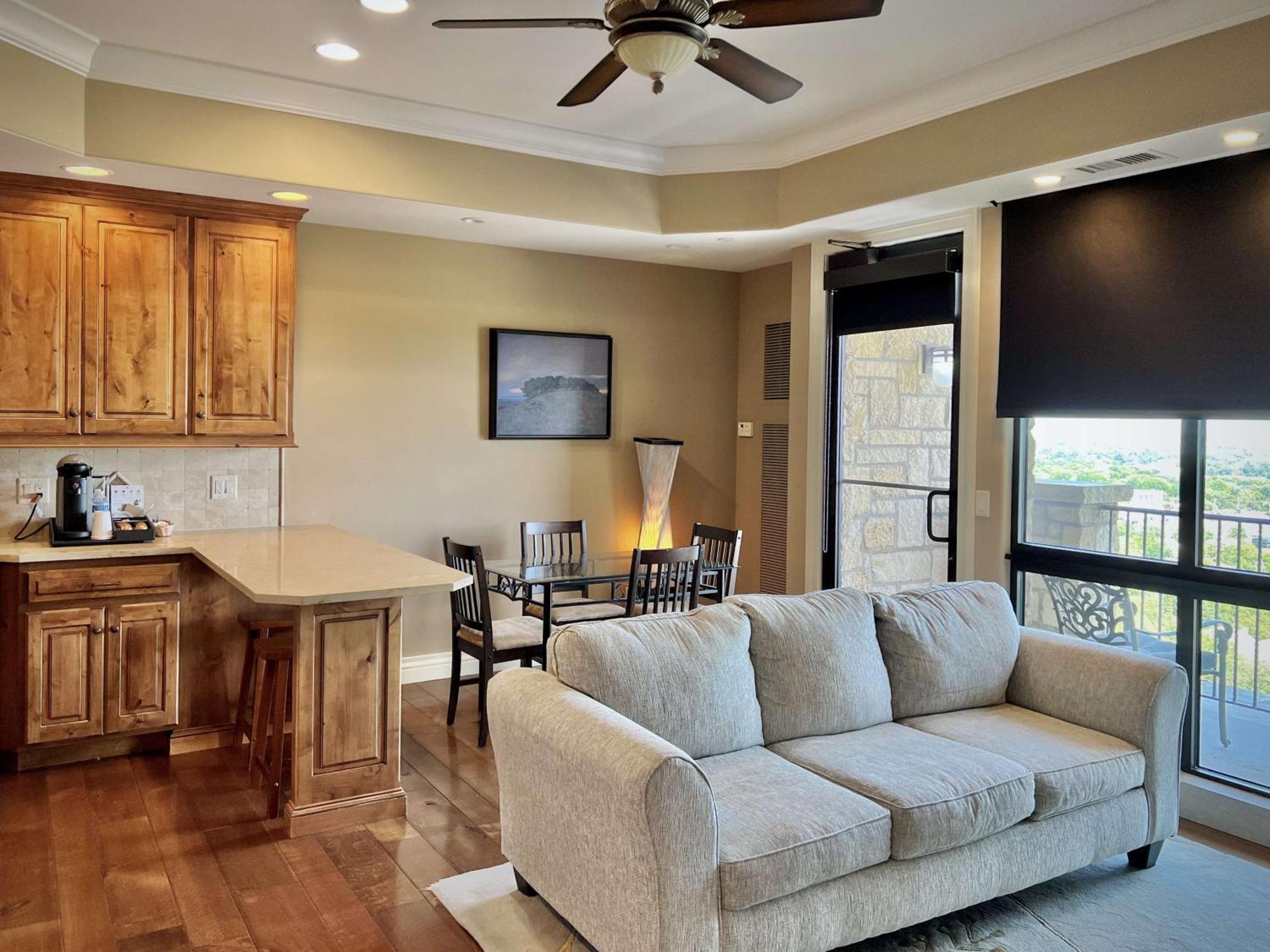 The Oread Lawrence, Tapestry Collection By Hilton Exterior photo
