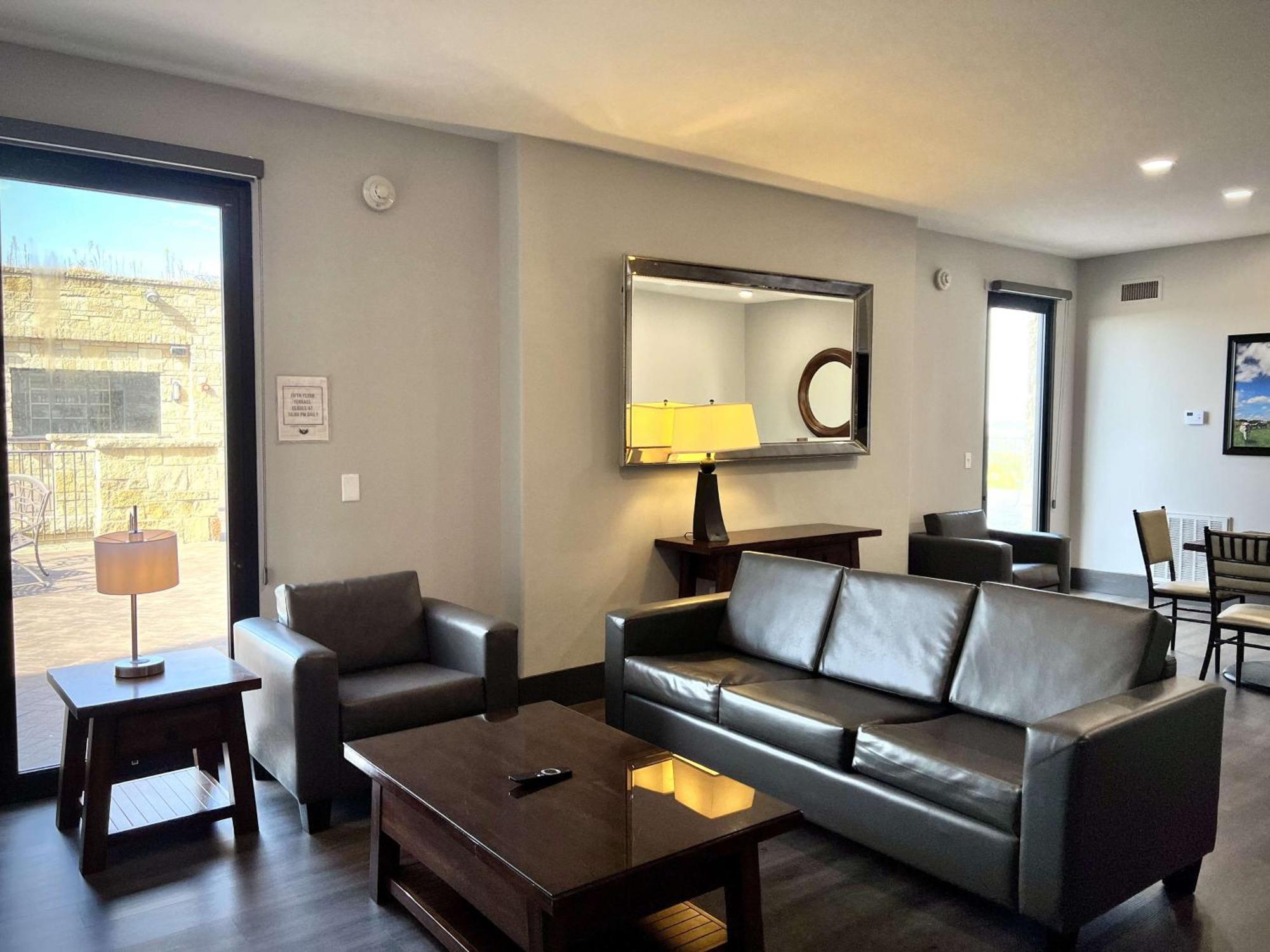 The Oread Lawrence, Tapestry Collection By Hilton Exterior photo
