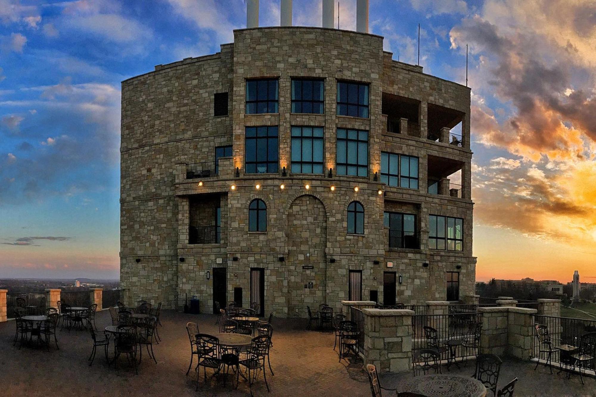 The Oread Lawrence, Tapestry Collection By Hilton Exterior photo